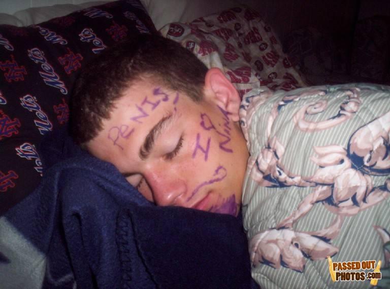 Passedout-photos-1219293874-63874