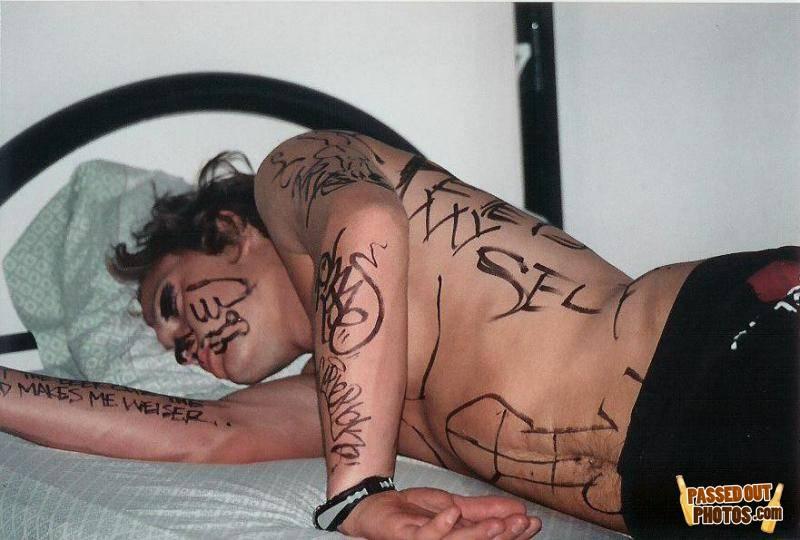 Passedout-photos-1219293877-71940