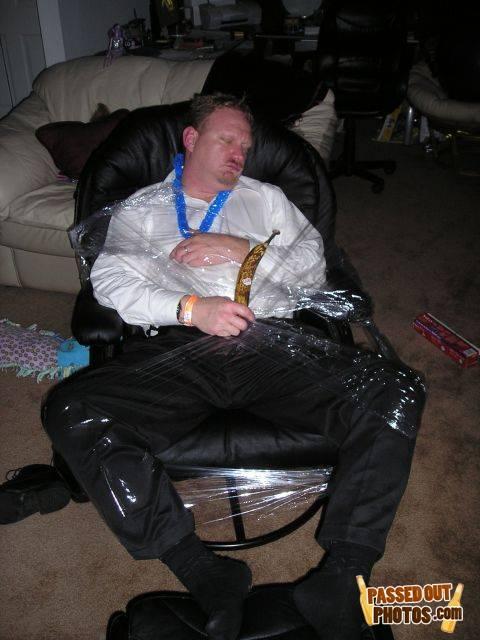 Passedout-photos-1219293880-19502