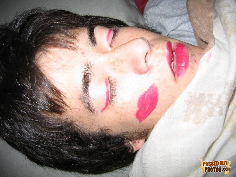 Passedout-photos-1219293883-25808