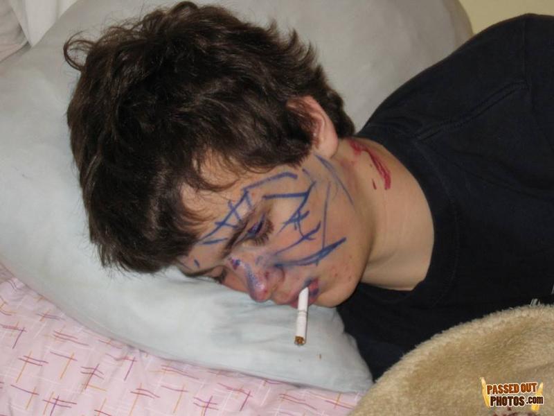 Passedout-photos-1219293886-67089