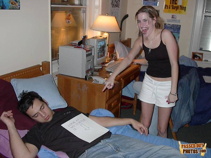 Passedout-photos-1219293887-55918