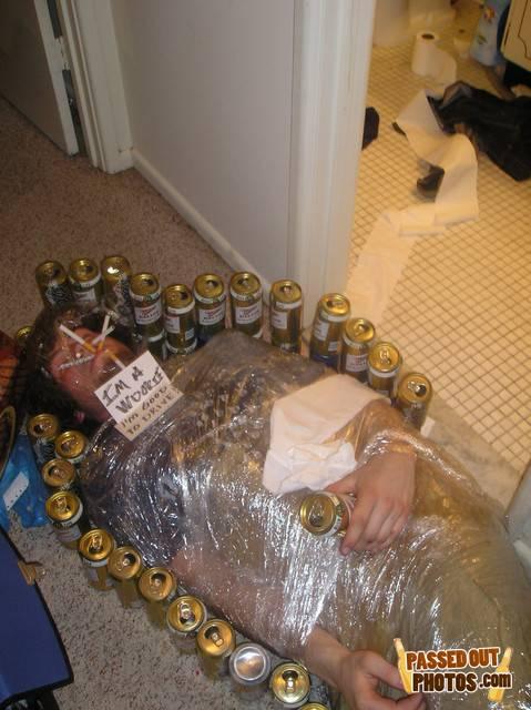 Passedout-photos-1219293888-44314