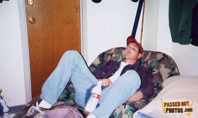 Passedout-photos-1219293902-21849