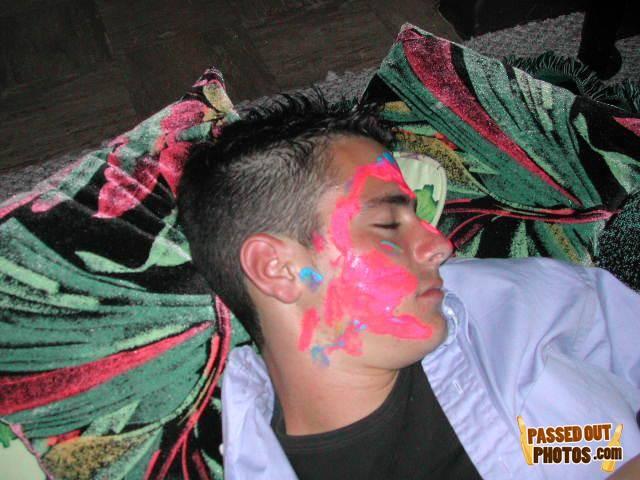 Passedout-photos-1219293903-78401