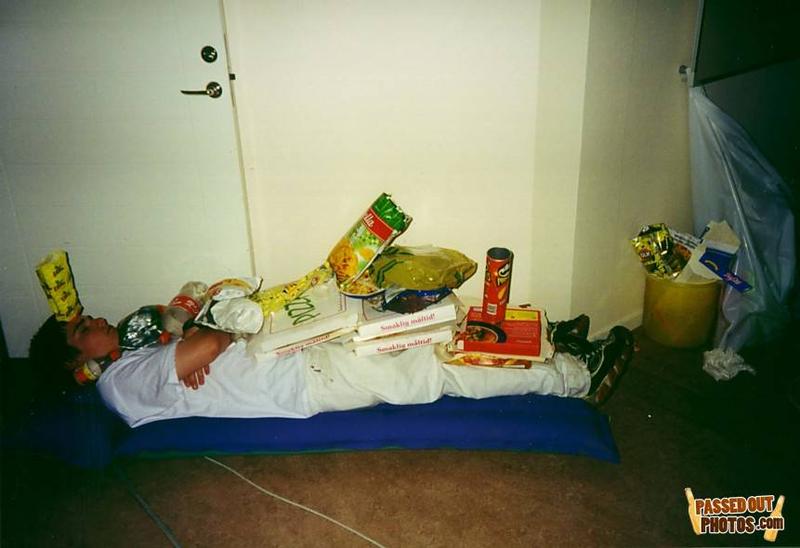 Passedout-photos-1219293905-31160