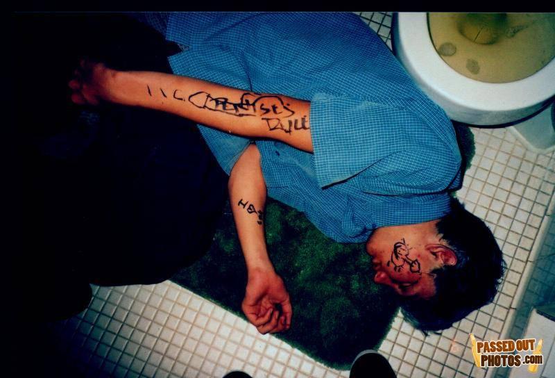 Passedout-photos-1219293907-27803