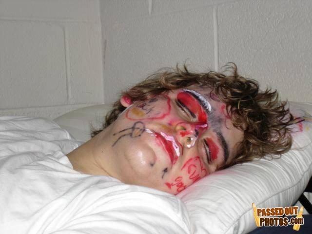Passedout-photos-1219293914-63989