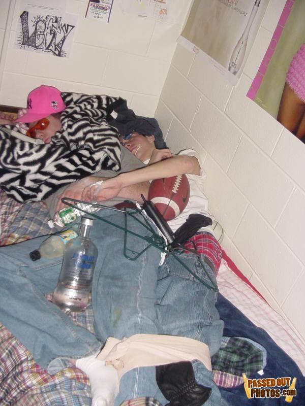 Passedout-photos-1219293916-79717