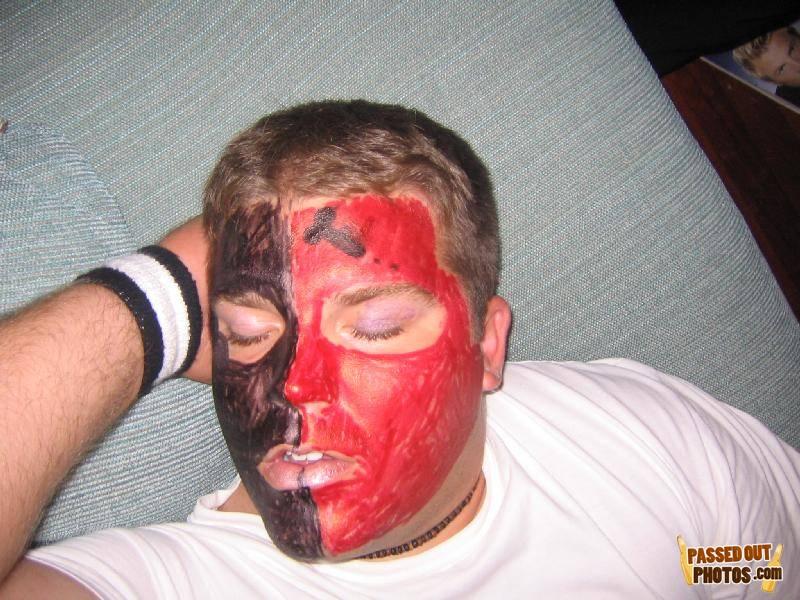 Passedout-photos-1219293920-74083