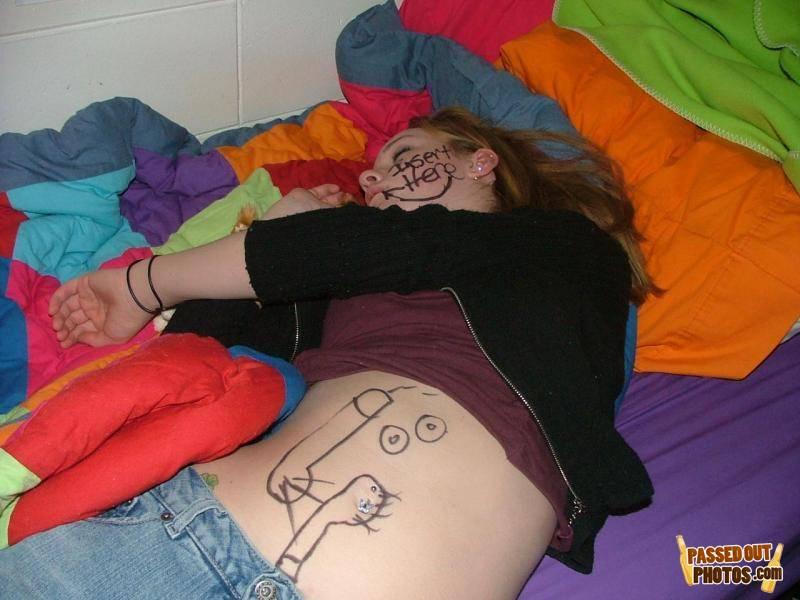 Passedout-photos-1219293922-23140