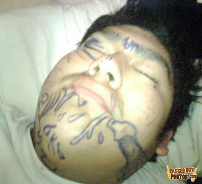 Passedout-photos-1219385252-24586